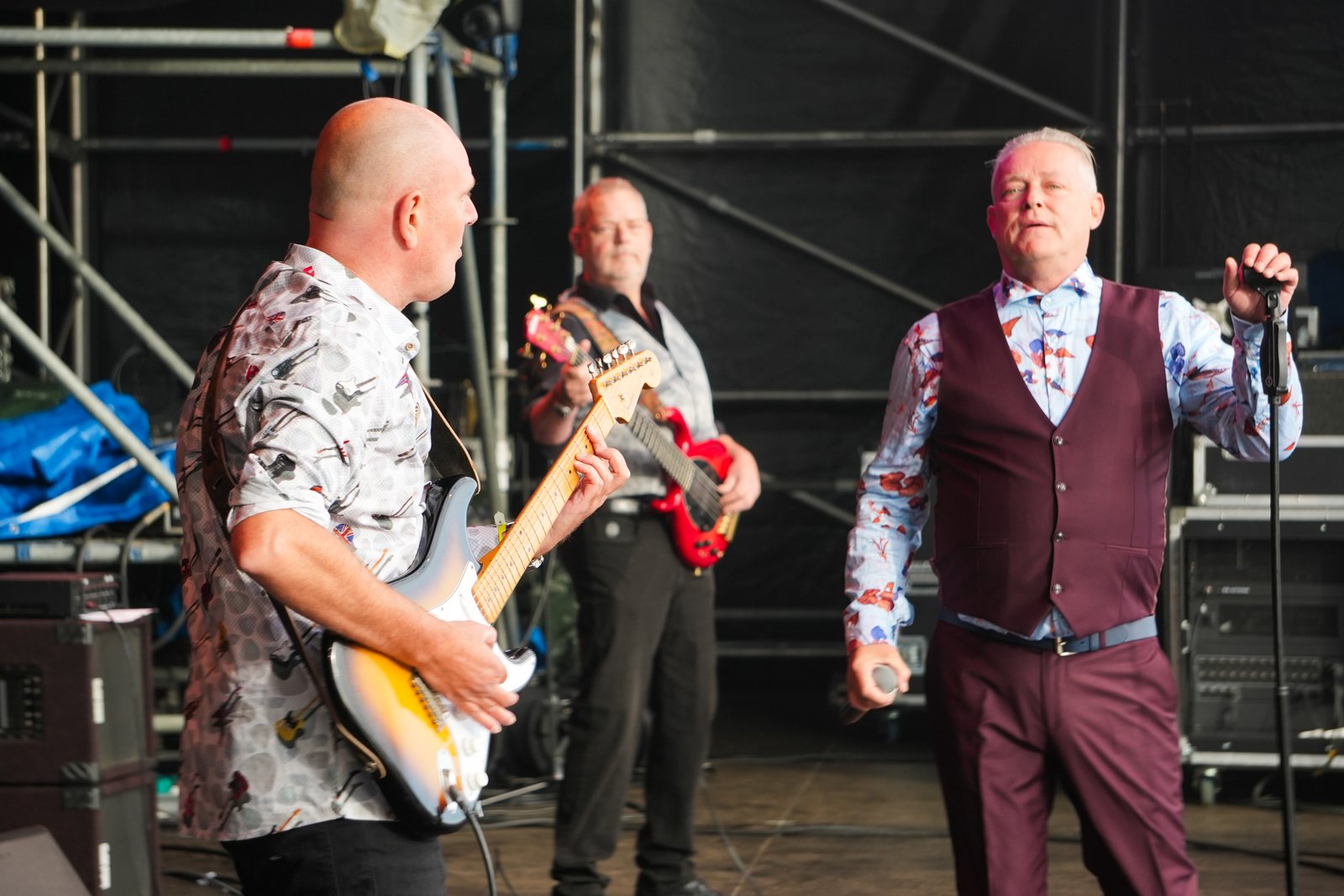 Groot Hart live - gitaar, bas en zang